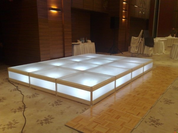 Işıklı Podyum Kiralama